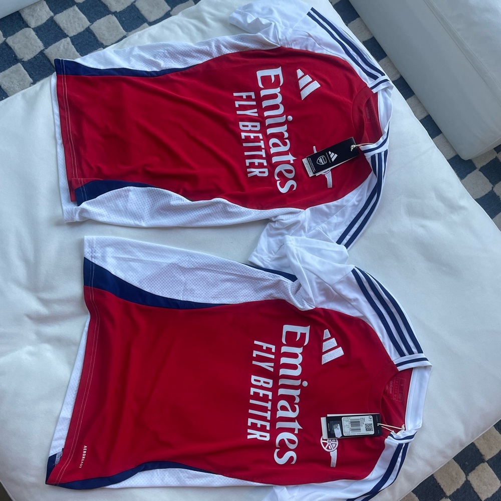 NWT Arsenal Adidas Jersey (2) size S